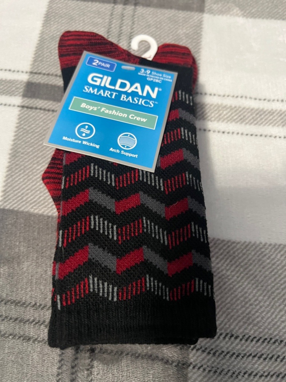 Gildan Boys' Chevron Crew Socks - Black, Red, Gray